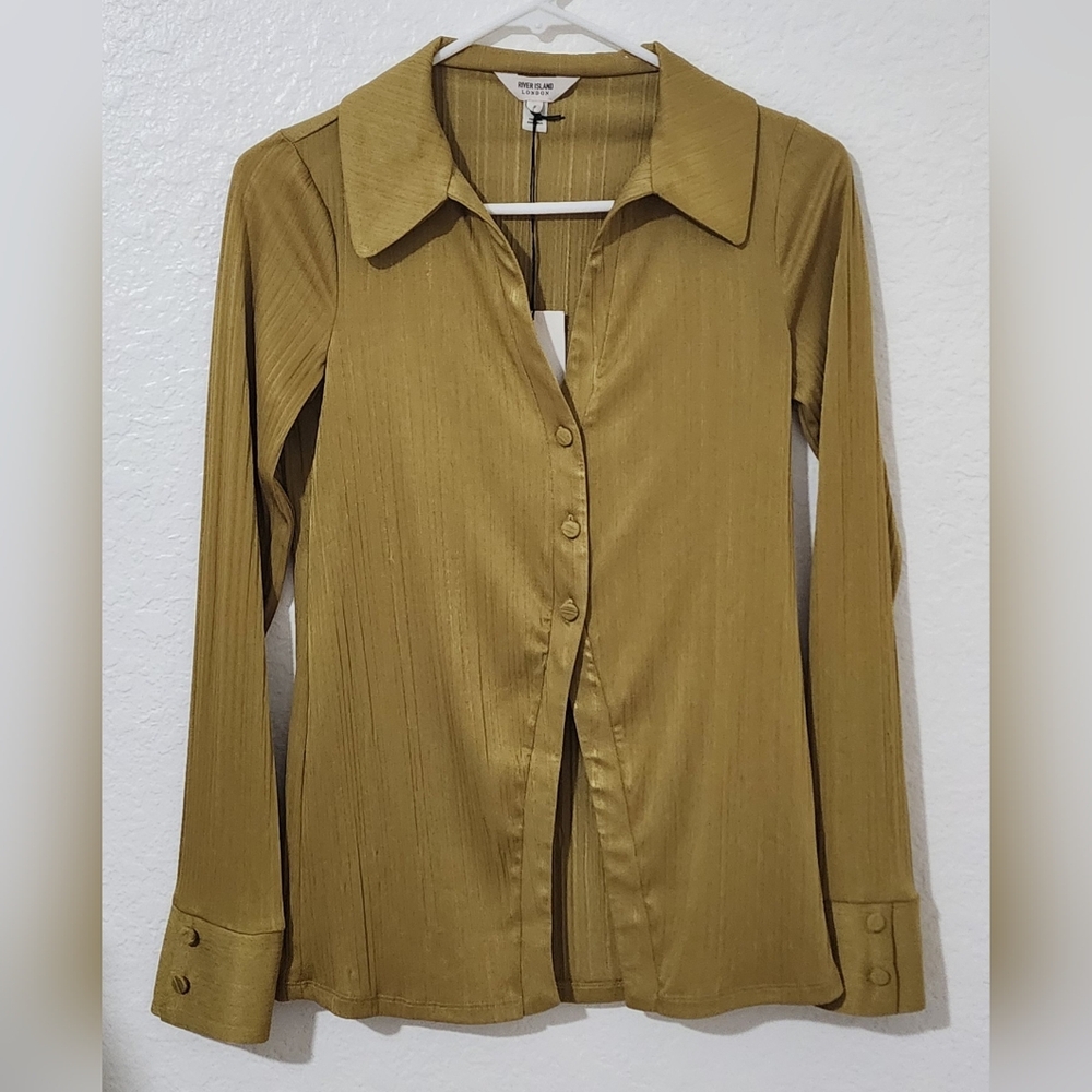 River Island Women's NWT Green Long Sleeve Plissé Slinky Shirt.  Size US 4